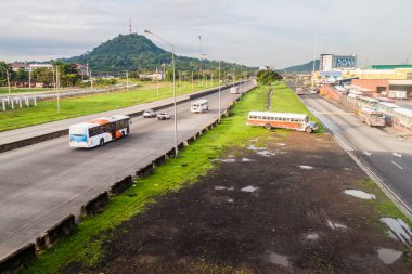 Panama City, Panama - 27 Mayıs 2016: Corredor Norte yol Panama City.