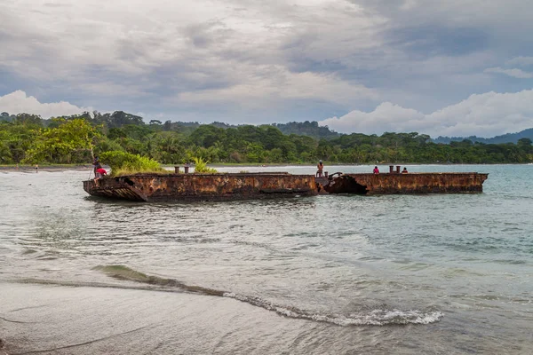 Puerto Viejo Talamanca Costa Rica Maja Ludzie Zardzewiały Ponton Miejscowości — Zdjęcie stockowe