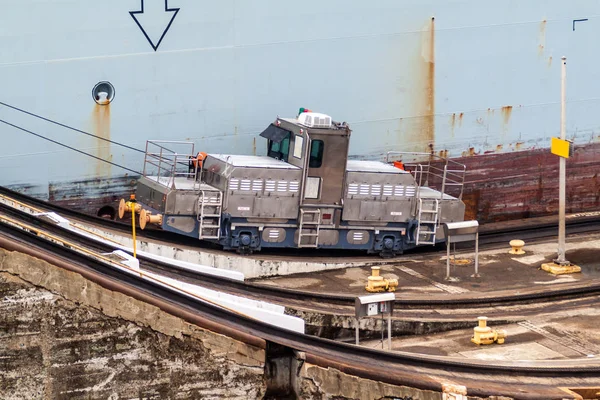 Electric Locomotive Known Mule Guiding Container Ship Gatun Locks Part — Stock Photo, Image