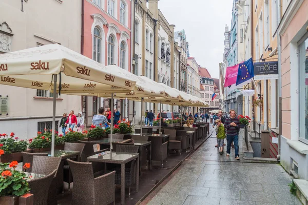 Tallinn Estonia Agosto 2016 Café Callejero Calle Pikk Casco Antiguo — Foto de Stock