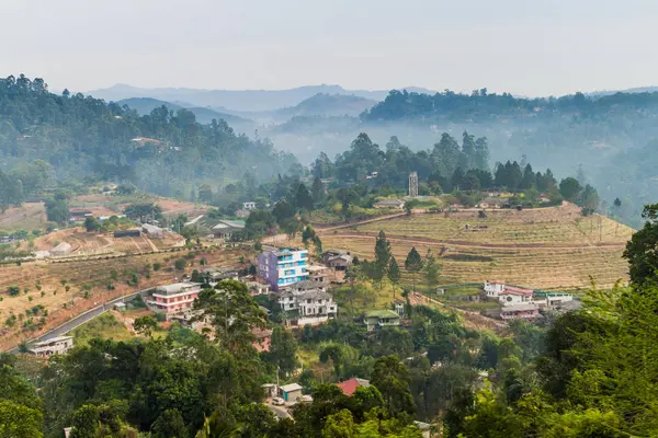 Küçük köyü yakınındaki Haputale, Sri Lanka