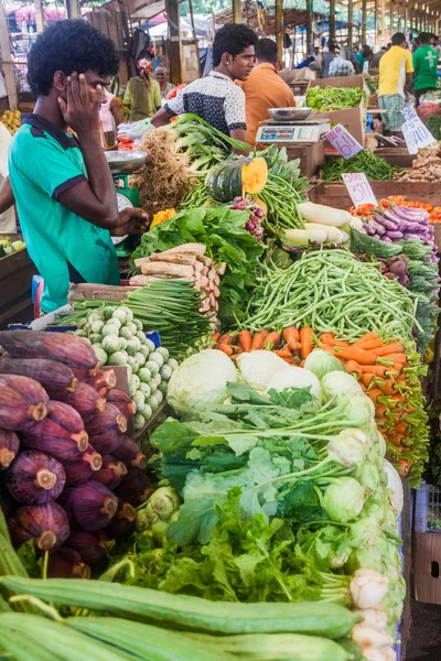 Colombo Srí Lanka Červenec 2016 Rostlinné Prodejci Vlastní Zaměstnanci Trhu — Stock fotografie