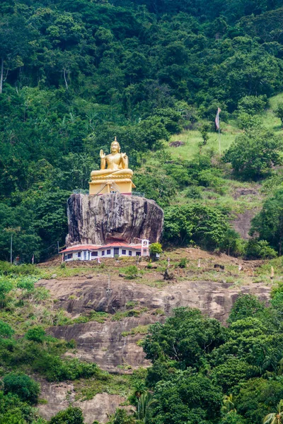 Statue Bouddha Sur Une Pente Colline Près Temple Aluvihare Rock — Photo