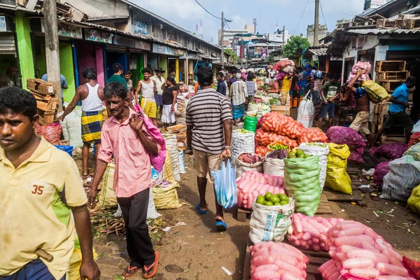 Colombo Sri Lanka July 2016 Shoppers Vendors Manning Market Colombo — Stock Photo, Image