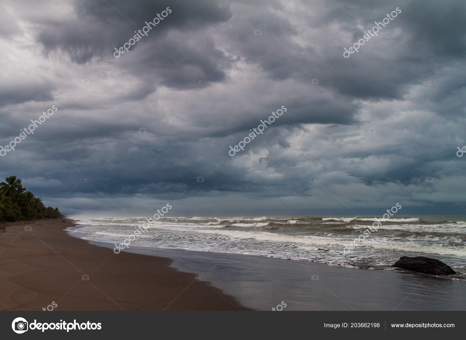 Dramatique Tempête Sur Une Plage Tortuguero Costa Rica