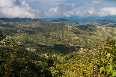 Panama'da Reserva Forestal de Fortuna dağ manzara