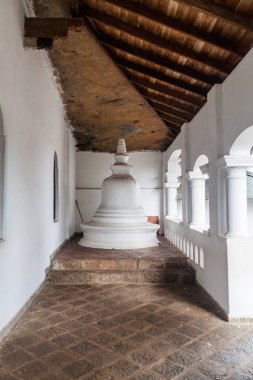 Kemer boyunca Dambulla Mağara Tapınağı, Sri Lanka