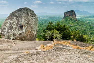 Görünüm Sigiriya aslan kaya yakın Pidurangala Rock, Sri Lanka