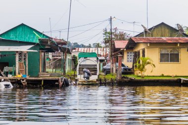 Sahil Evleri Almirante Köyü, Panama