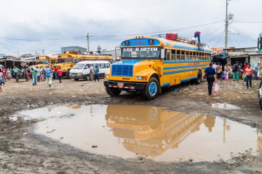 : Masaya, Nicaragua - 30 Nisan 2016: tavuk otobüs otobüs terminal: Masaya şehirde, Nikaragua denilen Yerel otobüsler