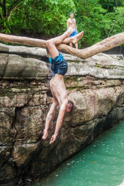 Gualaca, Panama - 23 Mayıs 2016: Turist Los Cangilones de Gualaca - Panama mini vadide tadını çıkarın