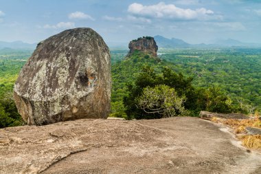 Görünüm Sigiriya aslan kaya yakın Pidurangala Rock, Sri Lanka