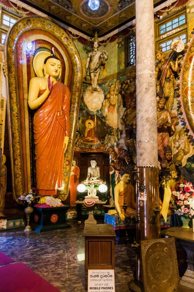 Colômbo Sri Lanka Julho 2016 Estátuas Buda Templo Budista Gangaramaya — Fotografia de Stock