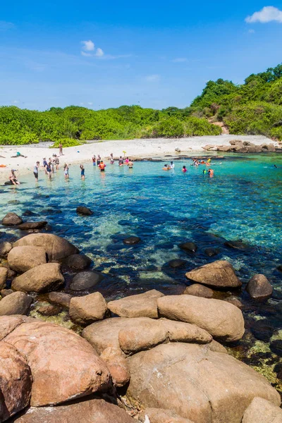 Pigeon Island Srí Lanka Července 2016 Lidé Šnorchl Korálovém Útesu — Stock fotografie