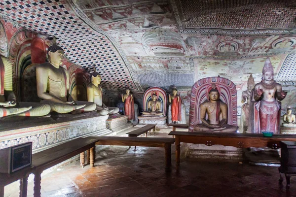Dambulla Sri Lanka Julho 2016 Estátuas Buda Uma Caverna Templo — Fotografia de Stock