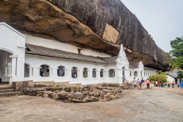 Dambulla Sri Lanka Lipca 2016 Turystów Jak Wielbicieli Odwiedź Złota — Zdjęcie stockowe