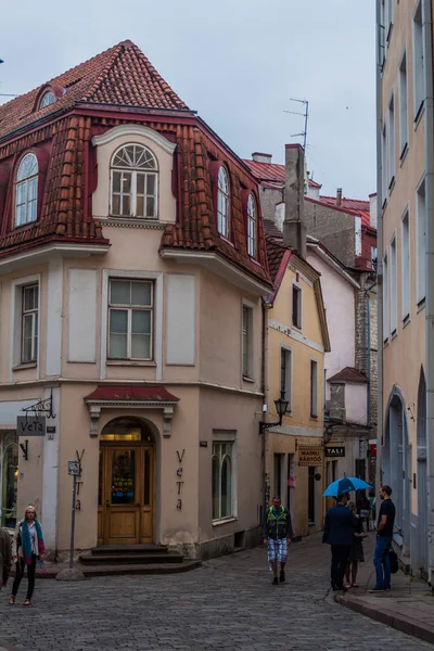 Tallinn Estônia Agosto 2016 Ruas Estreitas Paralelepípedos Cidade Velha Tallinn — Fotografia de Stock