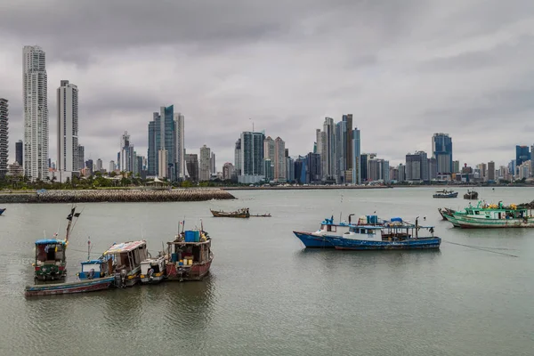 Panama City Panama Maj 2016 Fiskebåtar Port Med Skyline Panama — Stockfoto