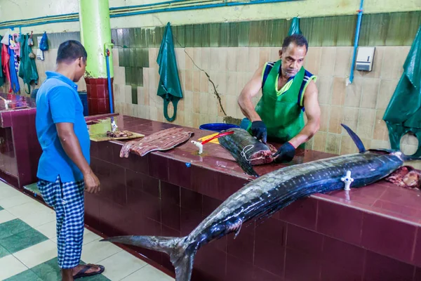 Male, Maldivler - 11 Temmuz 2016: Kılıçbalığı erkek balık pazarında satışa.