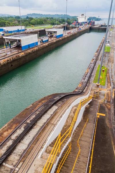 Gatun kilitler, Panama Kanalı parçası.