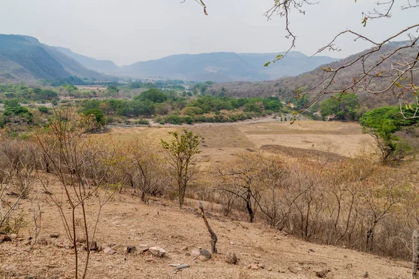 Arka plan Somoto canyon yakınındaki manzara,.