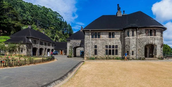 Haputale, Sri Lanka - 16 Temmuz 2016: Adisham Manastırı yakınındaki Haputale.