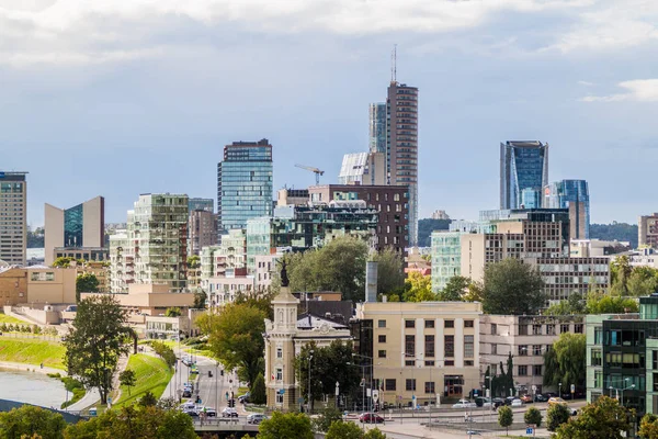 Skyline Del Barrio Snipiskes Vilnius Lituania — Foto de Stock