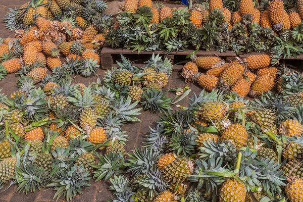 Ananas Manning Market Colombo, Sri Lanka yığını