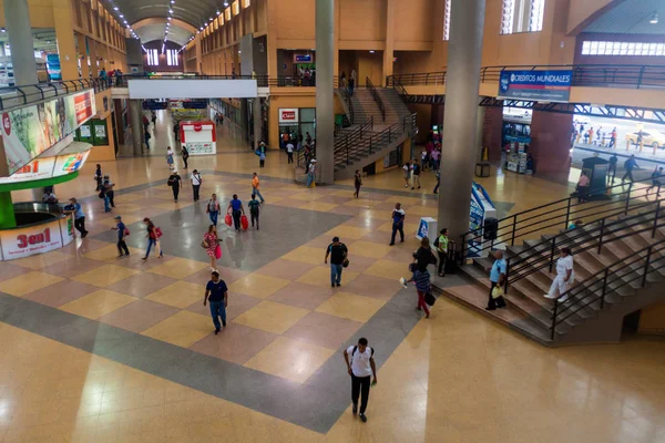 Panama City, Panama - 27 Mayıs 2016: Albrook otobüs terminali Panama City, iç.