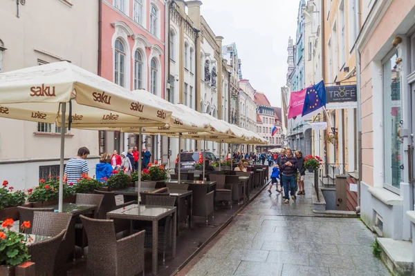 Tallinn Estonia Agosto 2016 Café Callejero Calle Pikk Casco Antiguo — Foto de Stock