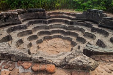 Lotus gölet (Nelum Pokuna) antik kentin Polonnaruwa, Sri Lanka