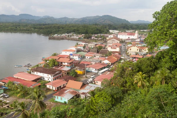 Panama Portobelo köyünün havadan görünümü