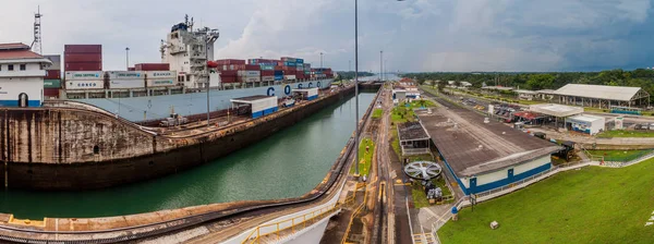 Gatun Panama May 2016 Container Ship Cosco Boston Passing Gatun — Stock Photo, Image