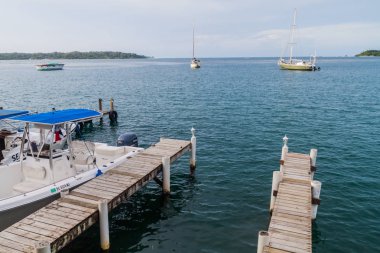 Bocas Del Toro, Panama - 19 Mayıs 2016: Bocas del Toro şehirde ahşap iskeleler.