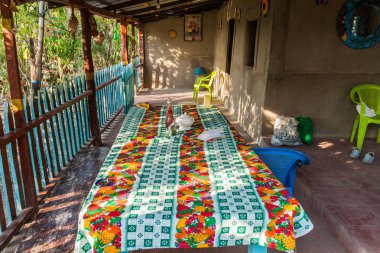 Miraflor, Nikaragua - 22 Nisan 2016: Teras kırsal bir evin içinde korumalı alan Miraflor, Nicaragua