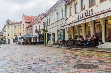 Kaunas, Litvanya - 16 Ağustos 2016: Vilniaus görünüm gatve Kaunas, Litvanya sokak.