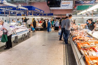 Riga, Letonya - 19 Ağustos 2016: Riga Merkez iç pazar, Letonya