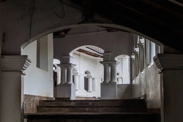 Archway Longo Templo Caverna Dambulla Sri Lanka — Fotografia de Stock