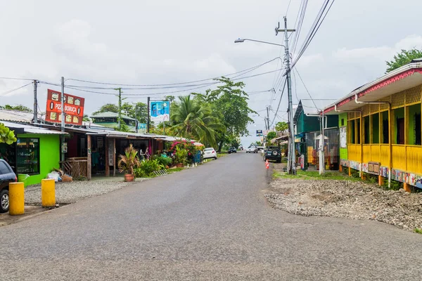 Puerto Viejo De Talamanca, Kosta Rika - 18 Mayıs: Puerto Viejo de Talamanca Köyü, Kosta Rika bir sokakta görünümünü