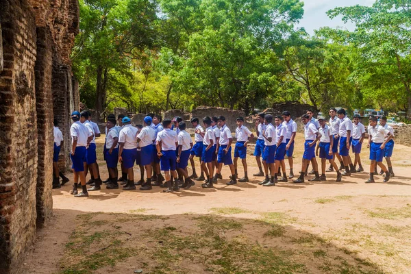 Polonnaruwa Sri Lanka July 2016 Children School Uniforms Visit Ancient — Stock Photo, Image