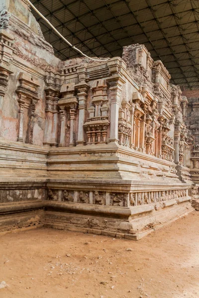 Tivanka (Thivanka) görüntü evde antik şehir Polonnaruwa, Sri Lanka