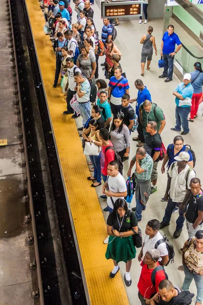 Ciudad Panamá Panamá Mayo 2016 Personas Esperando Tren Metro Estación — Foto de Stock