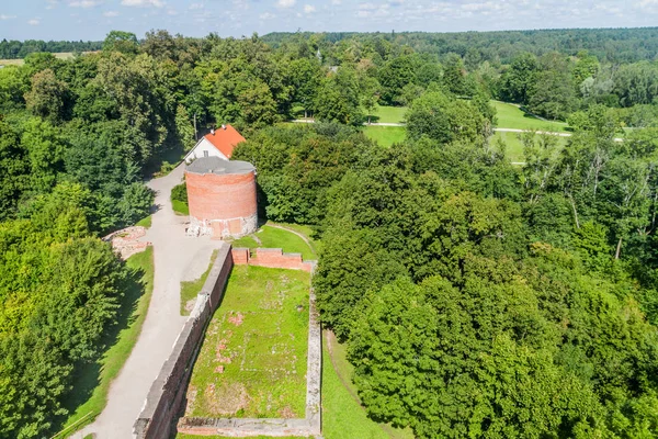 Letonya 'daki Turaida Kalesi' nin hava görüntüsü