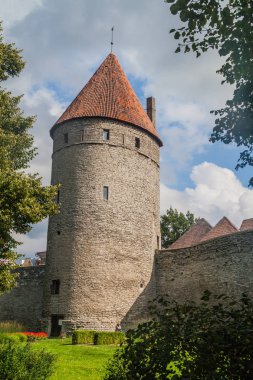 Tallinn, Estonya eski şehir sur duvarları, kule
