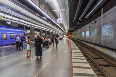 Malmö, İsveç - 27 Ağustos 2016: Platform Merkez Tren İstasyonu Malmo, İsveç