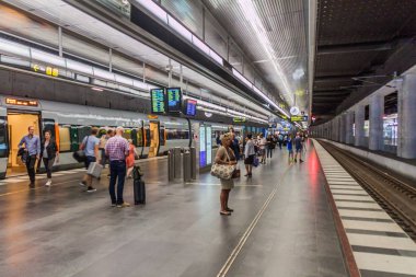 Malmö, İsveç - 27 Ağustos 2016: Platform Merkez Tren İstasyonu Malmo, İsveç