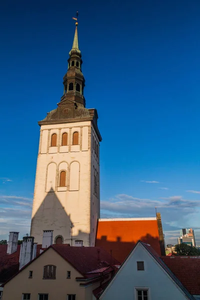 Torre Iglesia San Nicolás Tallin Estonia — Foto de Stock