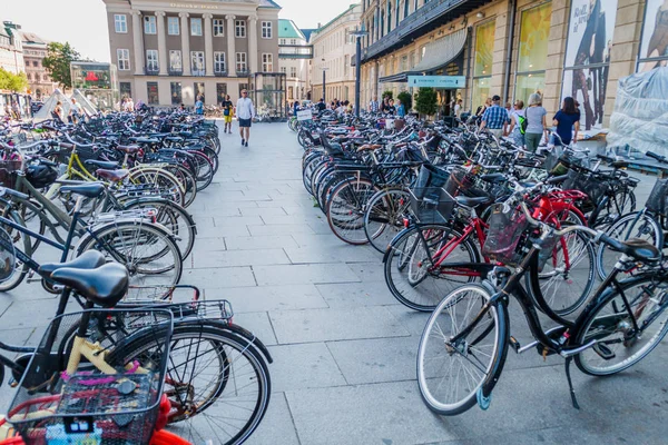 Copenhagen Dinamarca Agosto 2016 Filas Bicicletas Centro Copenhague Dinamarca — Foto de Stock