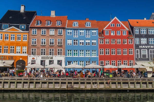 Copenhagen Dinamarca Agosto 2016 Gente Sienta Restaurantes Cafeterías Del Distrito —  Fotos de Stock