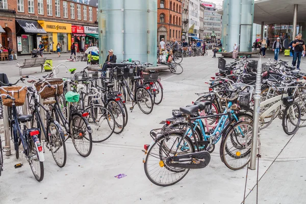 Copenhagen Dinamarca Agosto 2016 Filas Bicicletas Norreport Copenhague — Foto de Stock